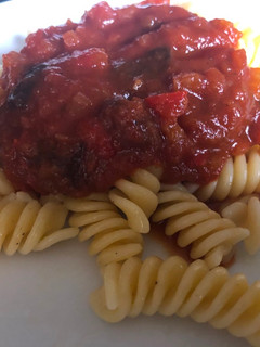 Una foto de Salsa vegetariana de tomates y callampas secas