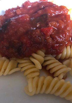 Una foto de Salsa vegetariana de tomates y callampas secas