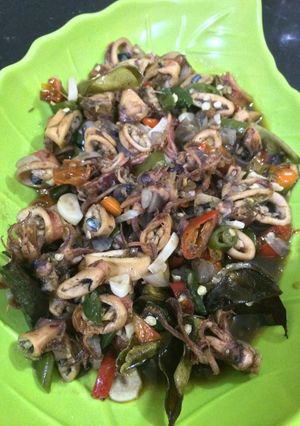 Foto resep Tumis cumi asin pedas