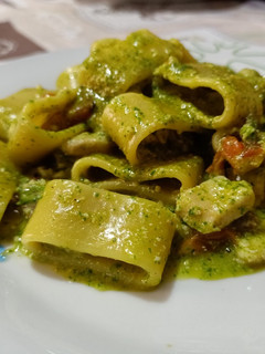 Foto di Calamarata di pesce spada e pesto di rucola