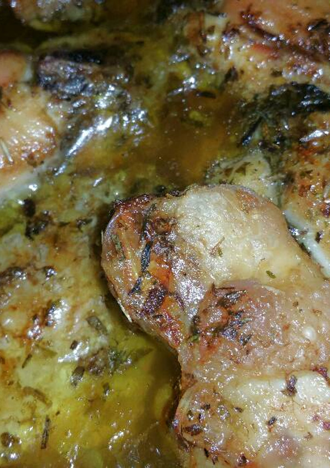 Una foto de Alitas de pollo con salsita al horno🙂🍽
