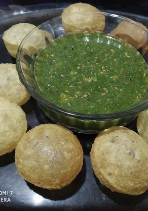A picture of Pani Puri.