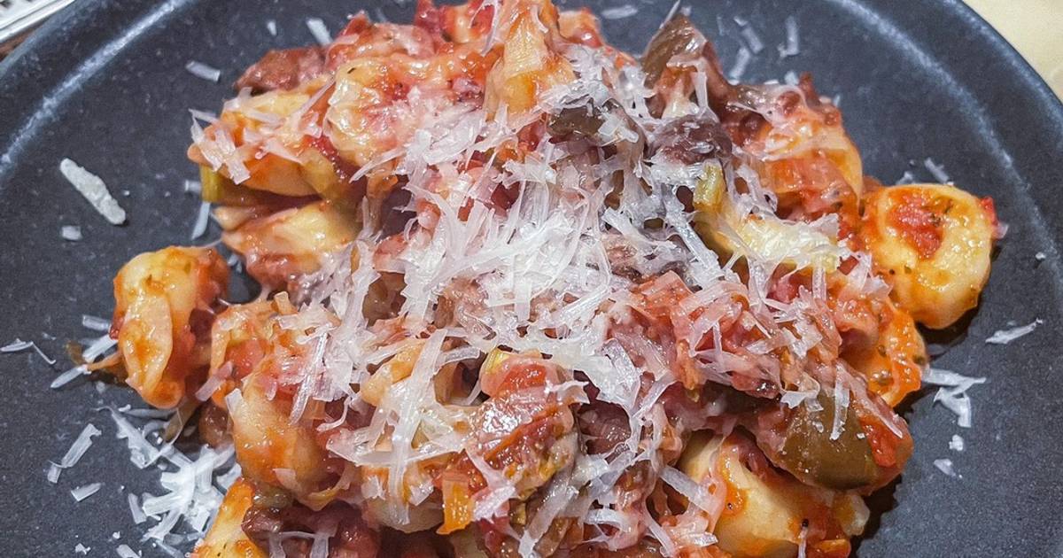 Tortellini mit Tomaten-Oliven-Sauce Rezept von Lisa - Cookpad