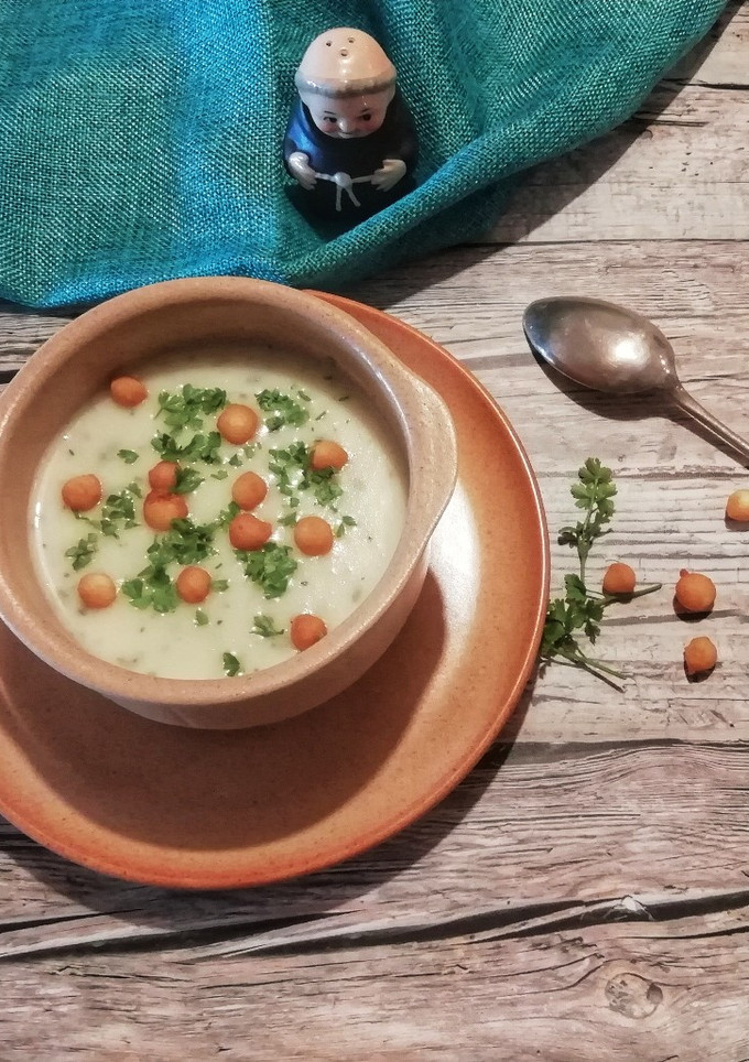 Zöldfüszeres burgonyakrémleves recept fotója