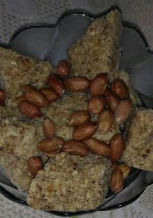 मूंगफली बर्फी (Mungfali barfi recipe in hindi) रेसिपी मुख्य फोटो