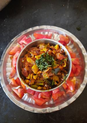 टमाटर चे भरीत (tomato bharit recipe in marathi) रेसिपी चे मुख्य फोटो