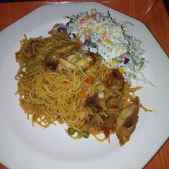 Spaghetti and shredded chicken A picture of Spaghetti and shredded chicken.