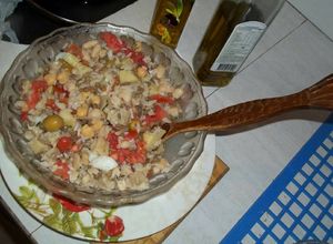 Una foto de "Ensalada con tuti", (típica de semana santa.)