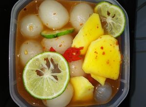 Foto resep Asinan Buah super segar asinan praktis mix fruites,rambutan, klengkeng dan mangga muda