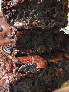 Foto resep Fudge Brownies Oreo (Tepung Almond)
