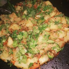 Tawa aloo chat A picture of Tawa aloo chat.