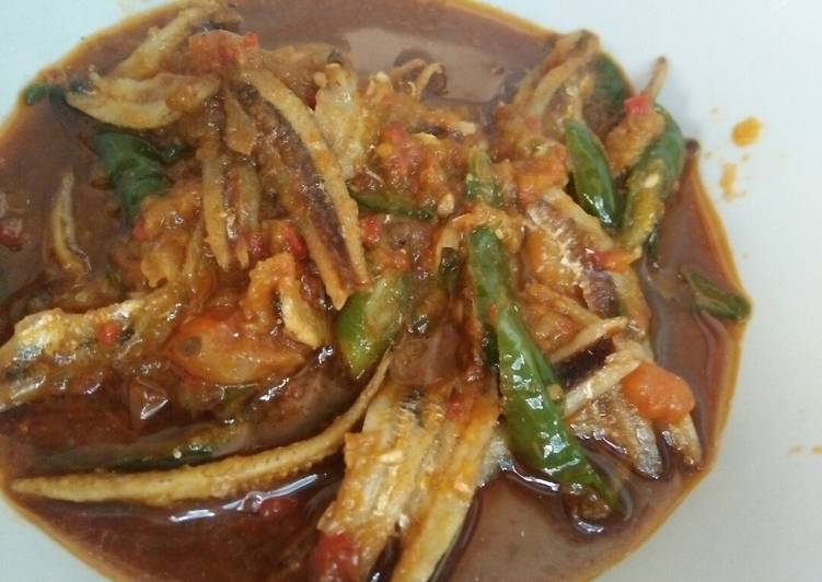 How to Prepare Appetizing Sambal terdas (teri pedas) iris cabe hijau