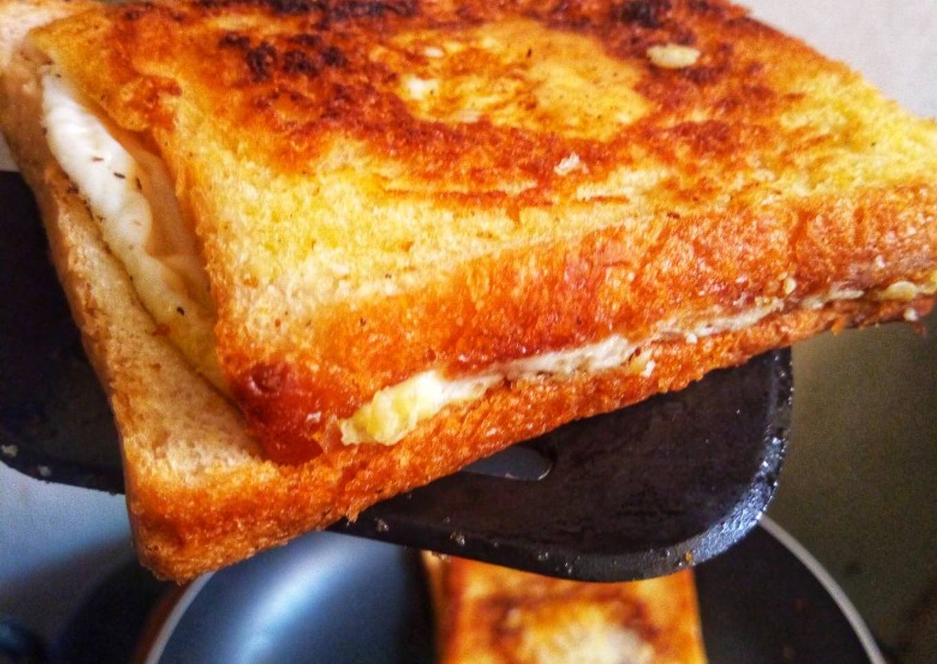 Double toast egg sandwich