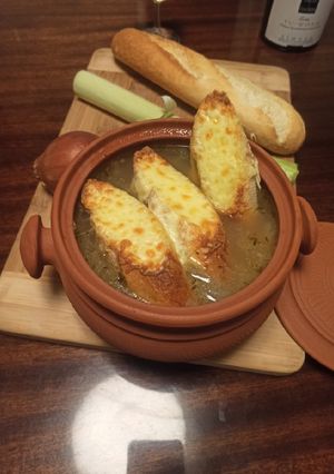 Francia hagymaleves nálam recept fotója