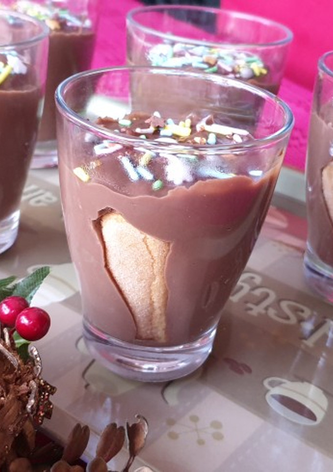Una foto de Natillas caseras de chocolate con ron
