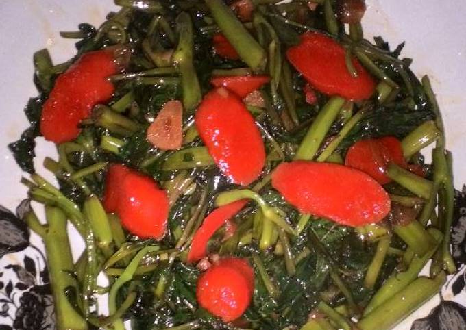 Resep Tumis kangkung sosis yummy yang Lezat Sekali