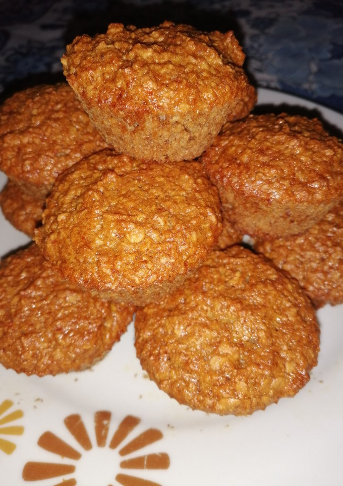 Una foto de Muffins de manzana, avena y canela
