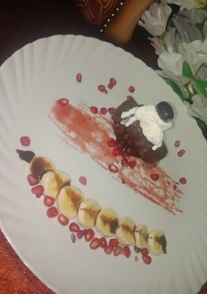 A picture of Banana pomegranate Sandwich.