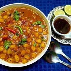 A picture of Kabuli Chana Bhuna Masala.