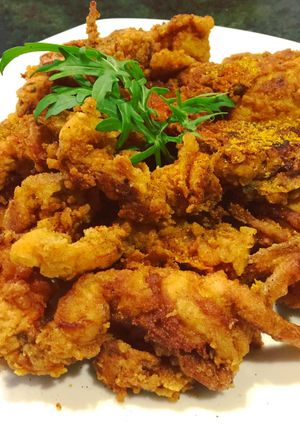 A picture of Soft shell crab tempura.