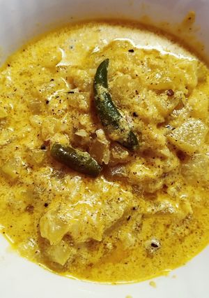 A picture of Gourd with mustard paste.