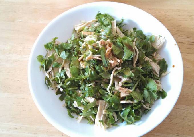 Easiest Way to Make Super Quick Homemade Cilantro shredded tofu salad 香菜干丝#凉菜##vegan#