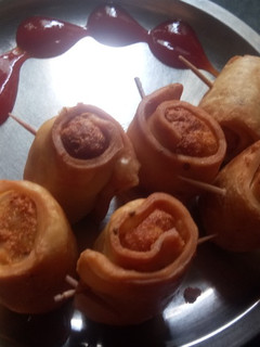 A picture of Samosa roll.