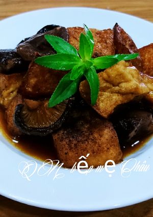 Hình của món Đậu hũ kho nấm hương chay.