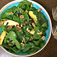 A picture of Spinach, Apples and Walnut Salad.