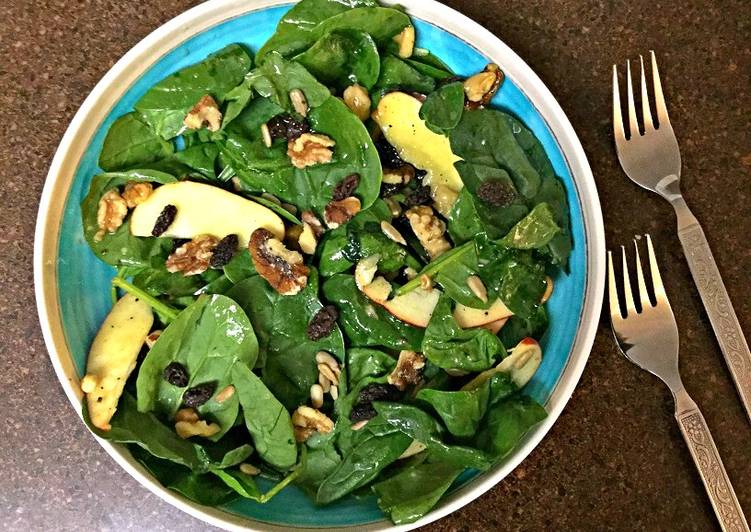 Simple Way to Make Spinach, Apples and Walnut Salad in 22 Minutes at Home