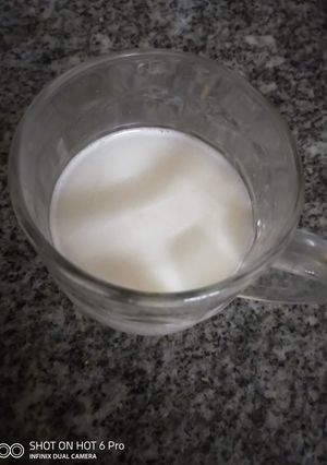 A picture of Almond milk.