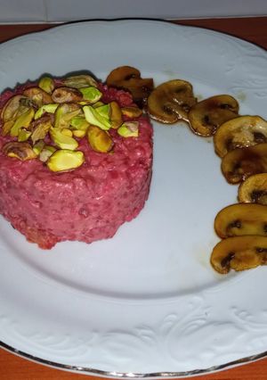 Una foto de Barbie-sotto de remolacha y roquefort