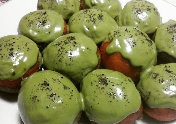 Mini donat matcha glaze