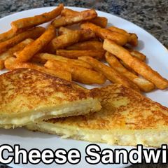 A picture of Grilled cheese sandwich.