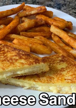 A picture of Grilled cheese sandwich.