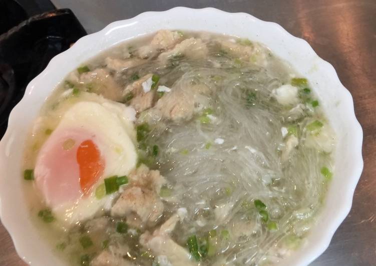 青蔥粉絲雞肉湯麵