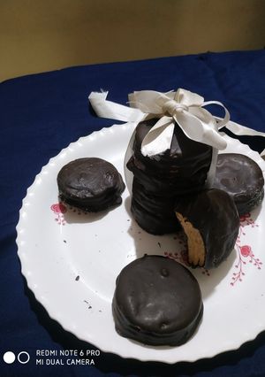 ચોકો પાઈ (Choco Pie Recipe In Gujarati) રેસીપી મુખ્ય ફોટો
