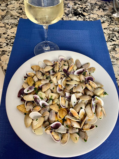 Una foto de Coquinas al vino blanco