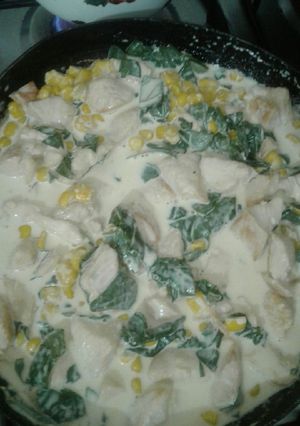 Una foto de Pollo en salsa