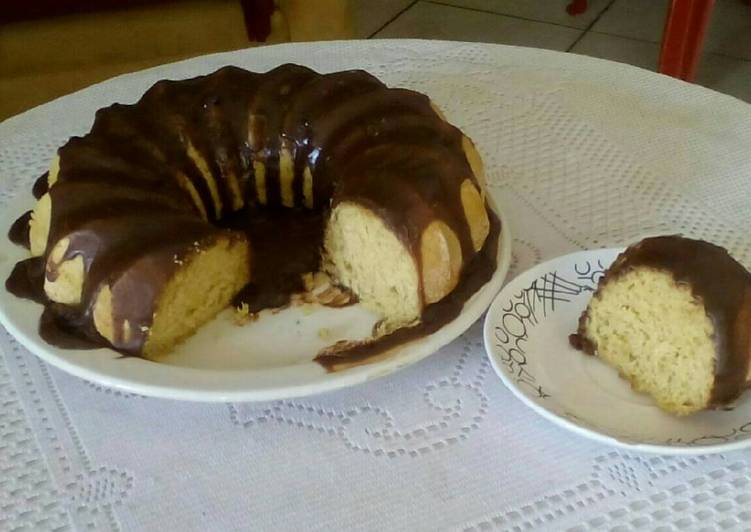 Easiest Way to Make Appetizing Lemon Chiffon Cake with Caramel Chocolate Sauce