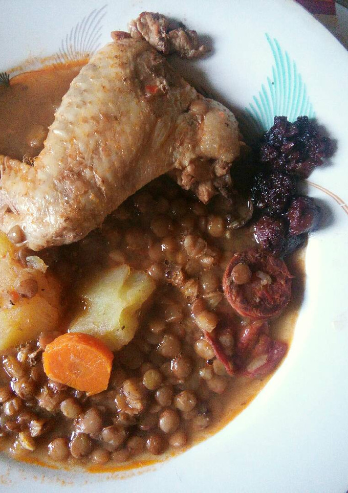 Una foto de Lentejas guisadas con pollo