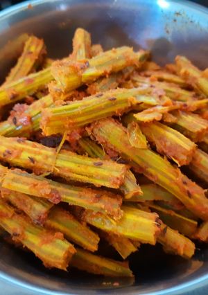 सहजन फली की सब्ज़ी (sahjan phali ki sabzi recipe in Hindi) रेसिपी मुख्य फोटो