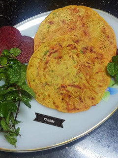 A picture of Beetroot and mint baisani roti.