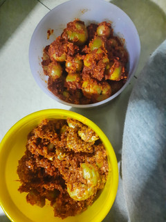 ગુંદા નું અથાણું (Gunda Athanu Recipe In Gujarati) રેસીપી મુખ્ય ફોટો