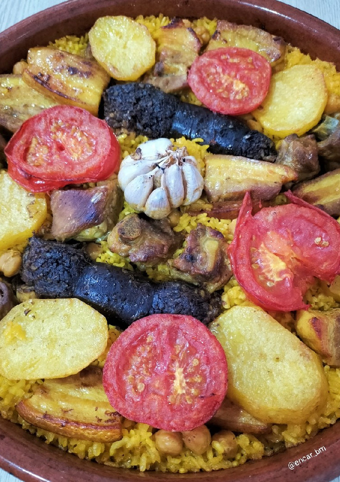 Una foto de Arroz al horno -arròs al forn-