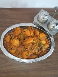 દહીં આલુ (Dahi Aloo Recipe In Gujarati) રેસીપી મુખ્ય ફોટો