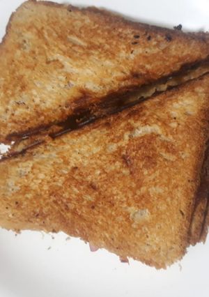 A picture of Schezwan Bread Sandwich.