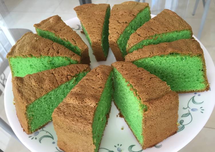 Pandan chifon cake