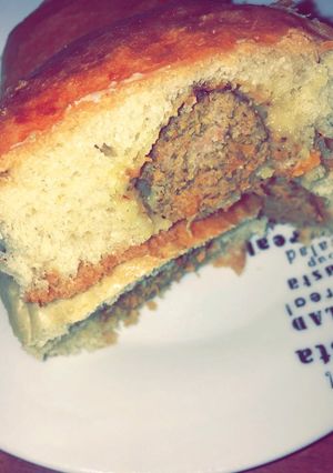 A picture of Meatball buns.