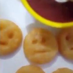 A picture of Smiling face potatoes.